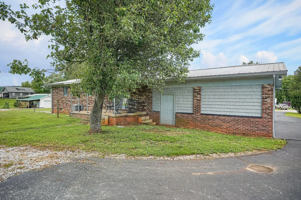 960 Country Club Road Sparta, TN 38583