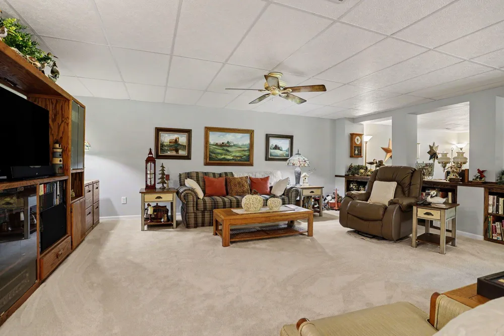 8775 W S AVENUE Schoolcraft, MI 49087