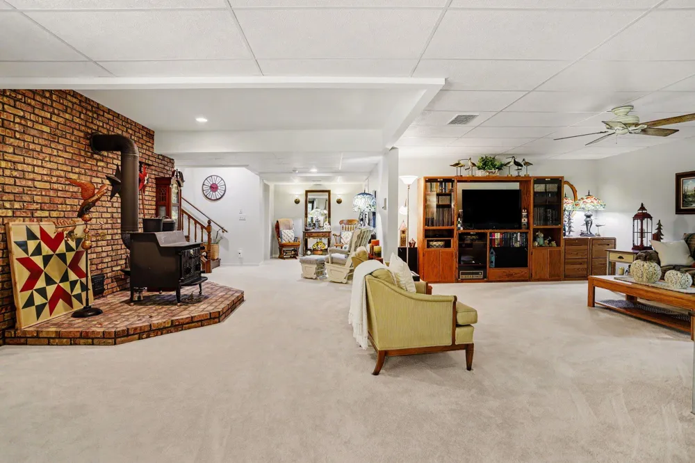 8775 W S AVENUE Schoolcraft, MI 49087