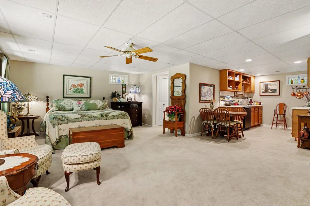 8775 W S AVENUE Schoolcraft, MI 49087