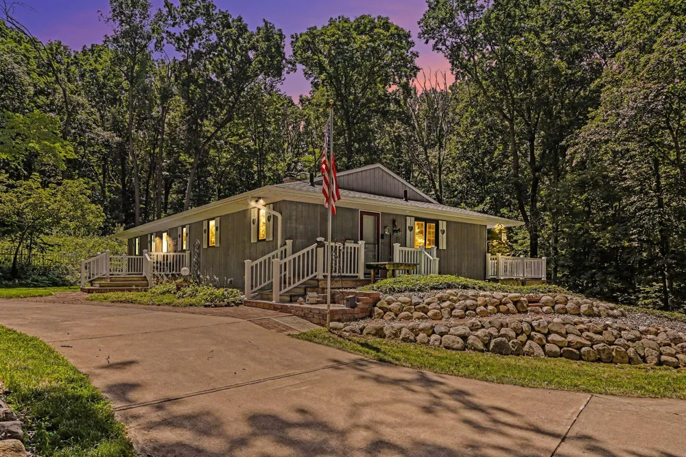 8775 W S AVENUE Schoolcraft, MI 49087