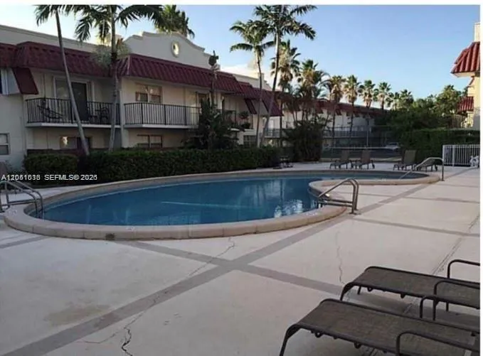 6715 Kendall Dr #707 Pinecrest, FL 33156