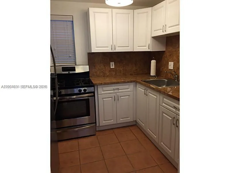 6715 Kendall Dr #707 Pinecrest, FL 33156