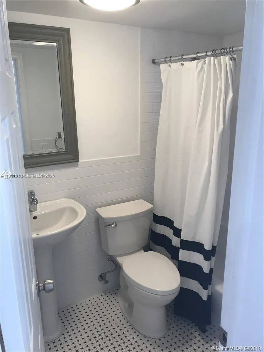 6715 Kendall Dr #707 Pinecrest, FL 33156