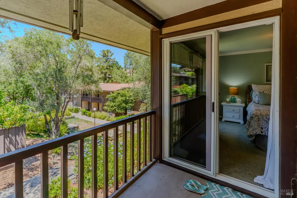 112 Surrey Lane San Rafael, CA 94903