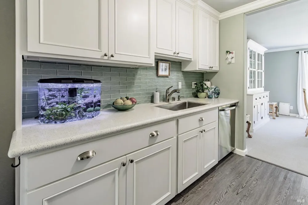 112 Surrey Lane San Rafael, CA 94903