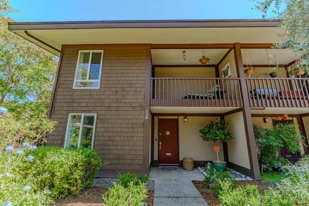 112 Surrey Lane San Rafael, CA 94903