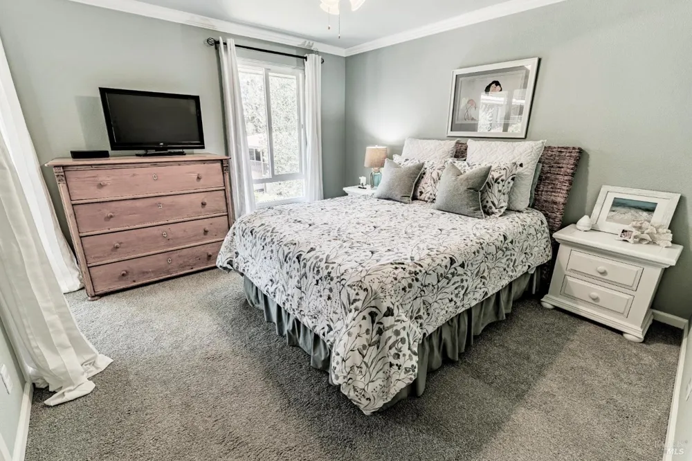 112 Surrey Lane San Rafael, CA 94903