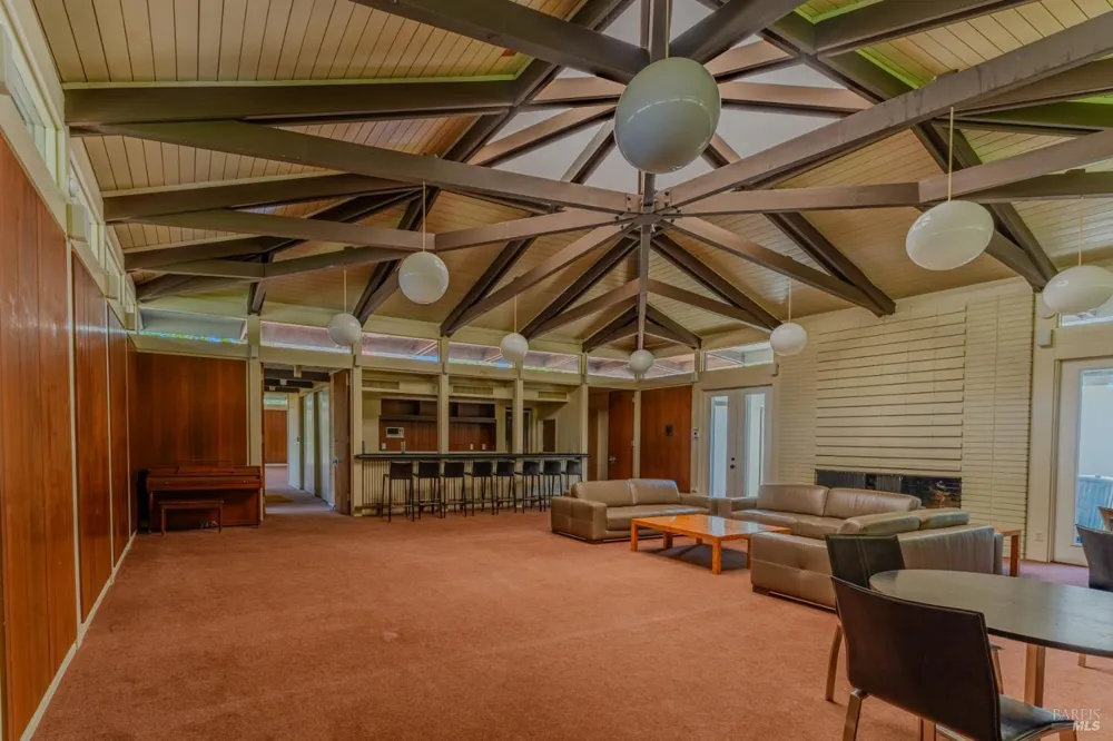 112 Surrey Lane San Rafael, CA 94903