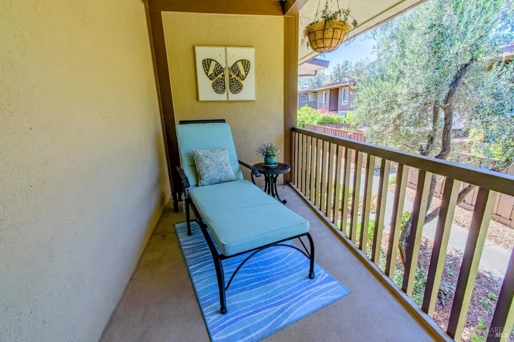 112 Surrey Lane San Rafael, CA 94903