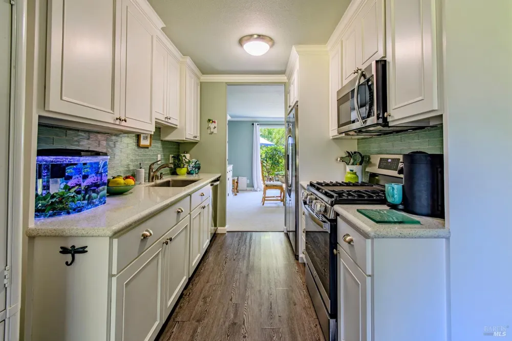 112 Surrey Lane San Rafael, CA 94903