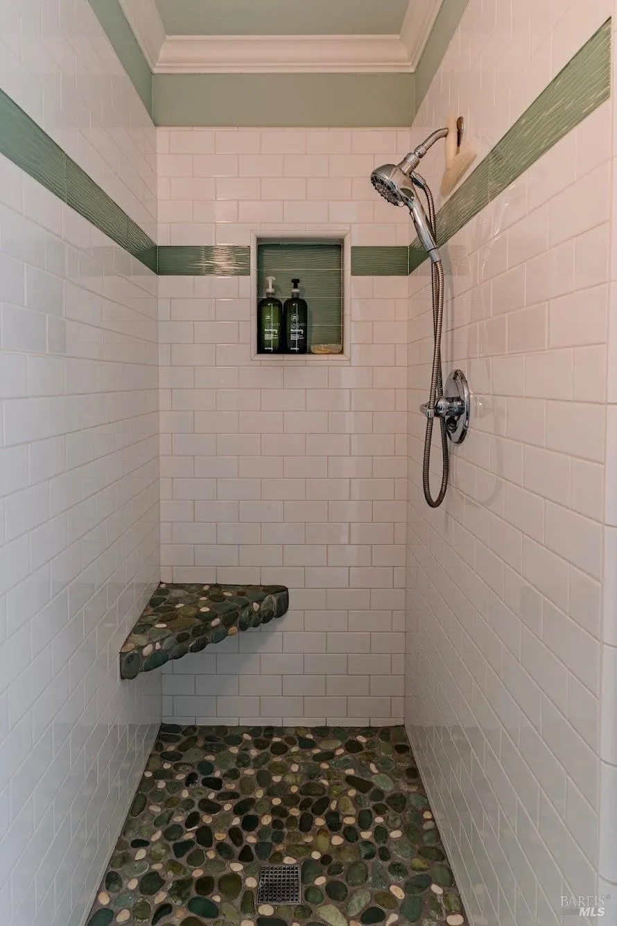 112 Surrey Lane San Rafael, CA 94903