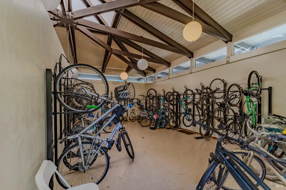 112 Surrey Lane San Rafael, CA 94903