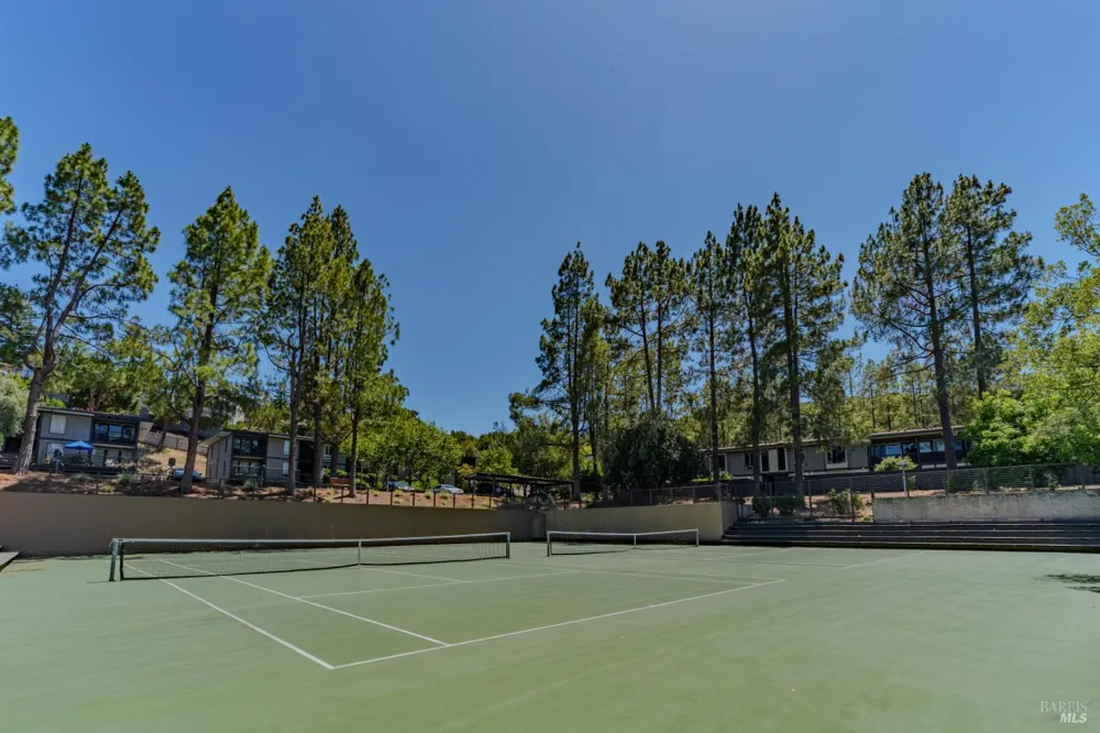 112 Surrey Lane San Rafael, CA 94903