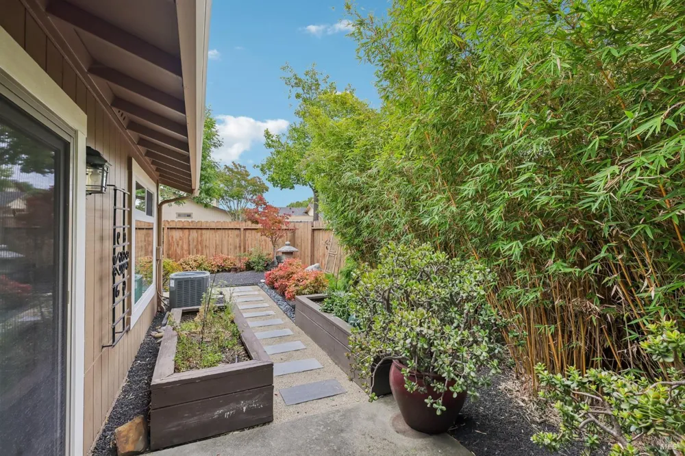 1140 Grove Circle Benicia, CA 94510