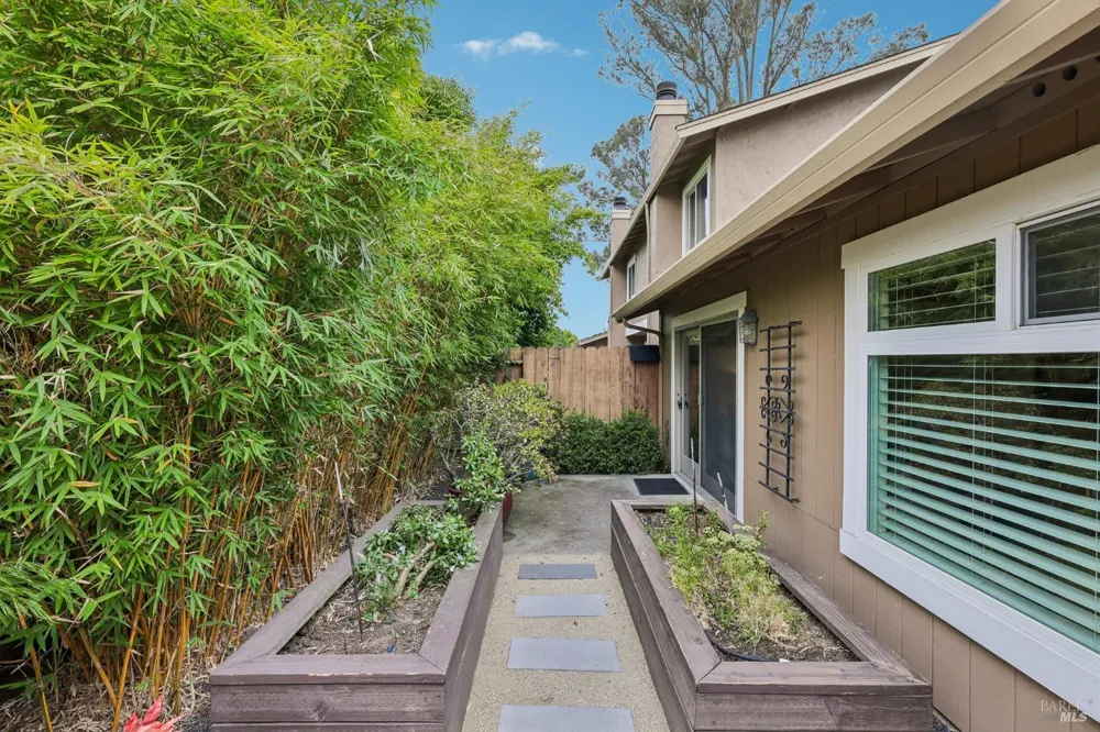 1140 Grove Circle Benicia, CA 94510