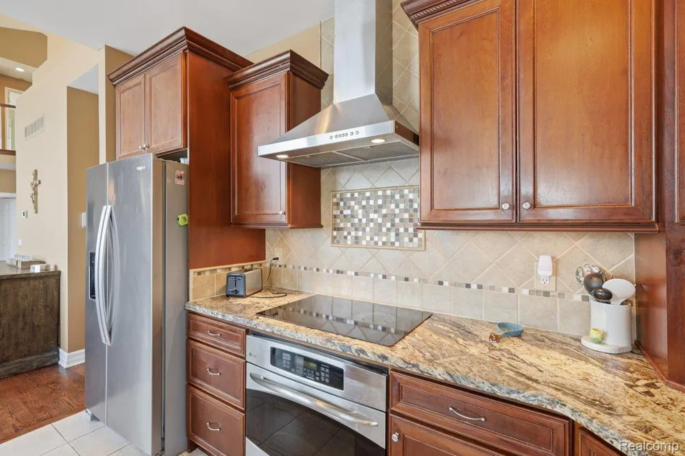 9669 Steephollow Drive White Lake Charter Township, MI 48386