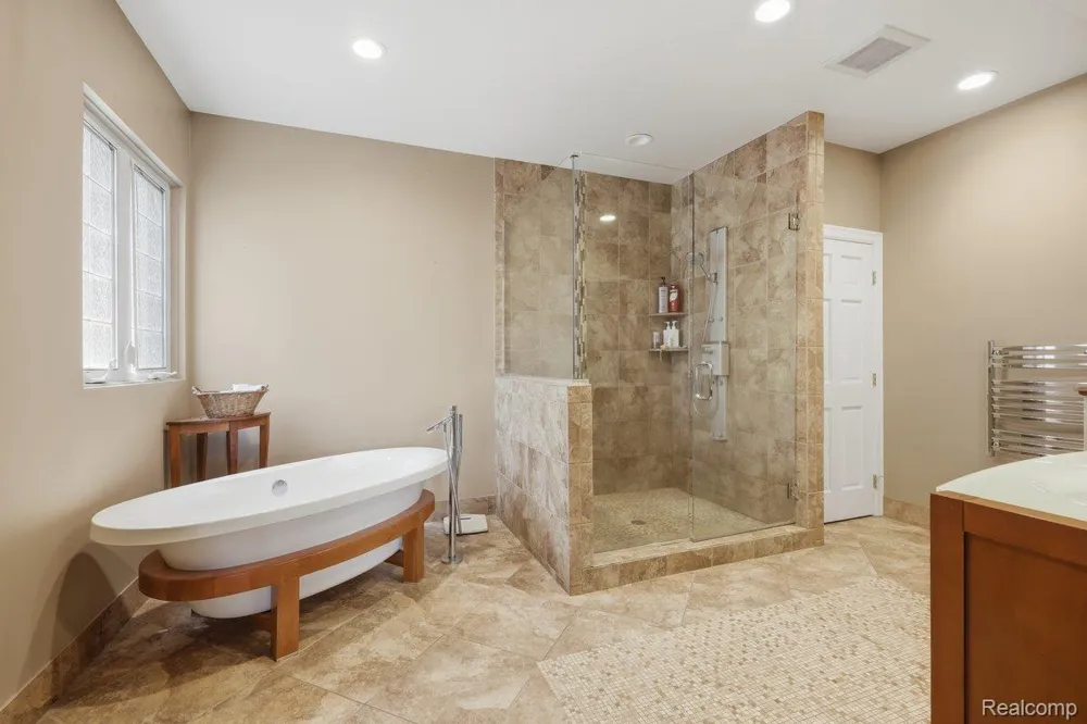 9669 Steephollow Drive White Lake Charter Township, MI 48386