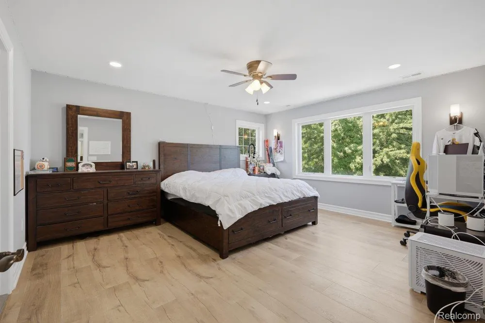 9669 Steephollow Drive White Lake Charter Township, MI 48386