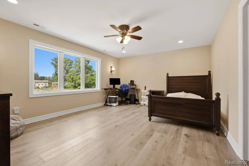 9669 Steephollow Drive White Lake Charter Township, MI 48386