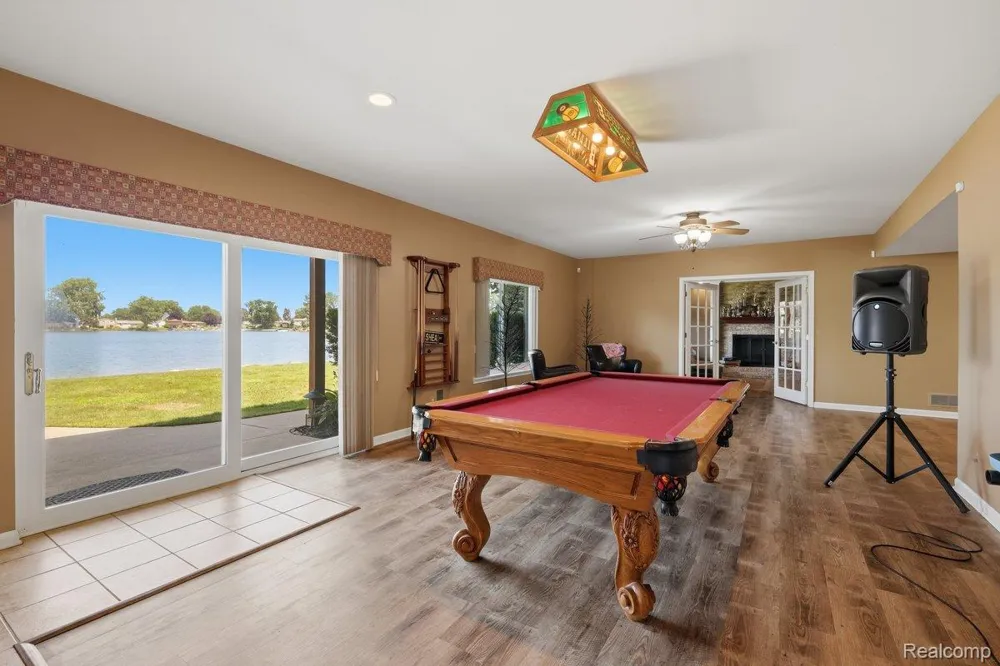 9669 Steephollow Drive White Lake Charter Township, MI 48386