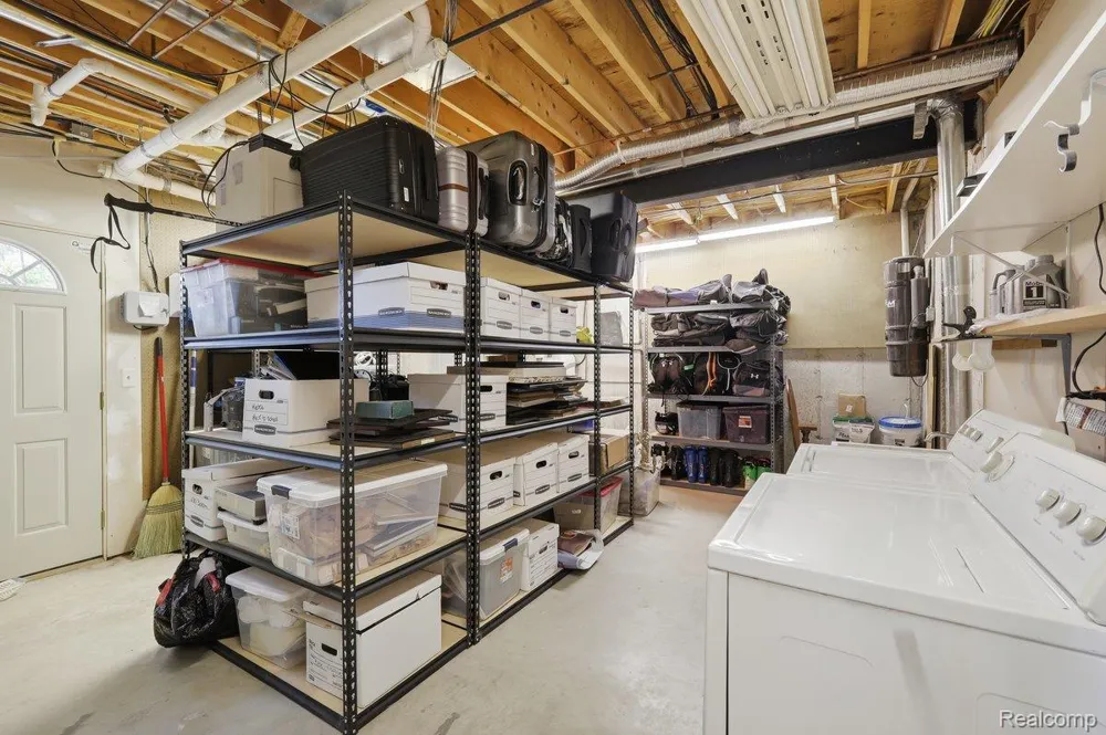 9669 Steephollow Drive White Lake Charter Township, MI 48386