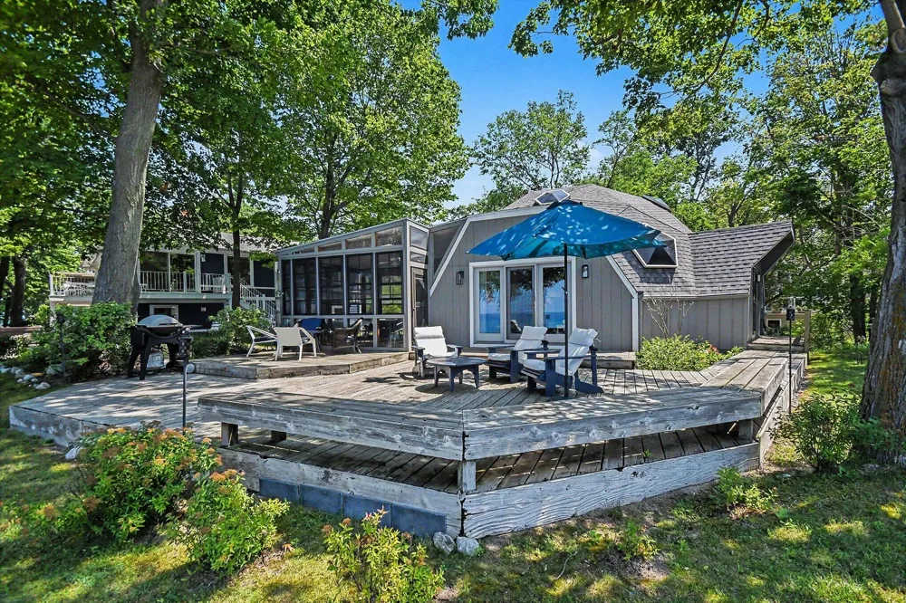 5924 Dunham Lane Stevensville, MI 49127