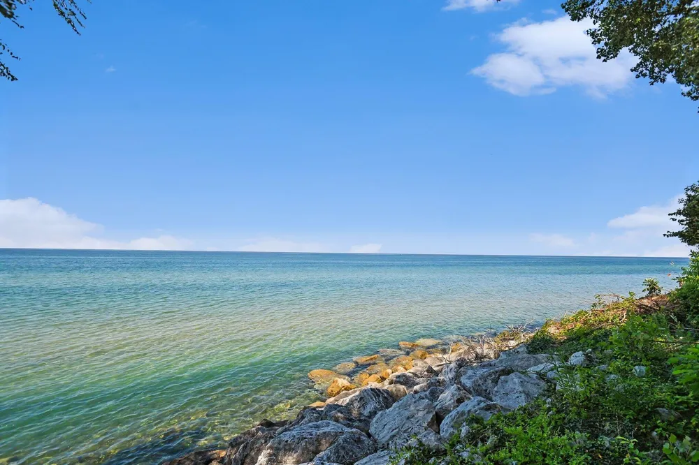 5924 Dunham Lane Stevensville, MI 49127