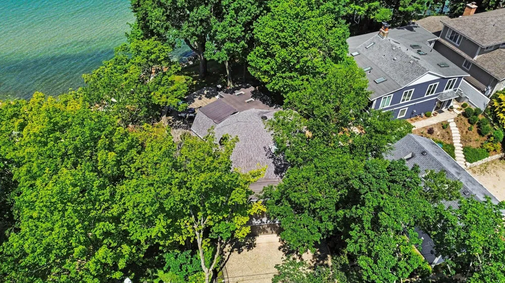 5924 Dunham Lane Stevensville, MI 49127