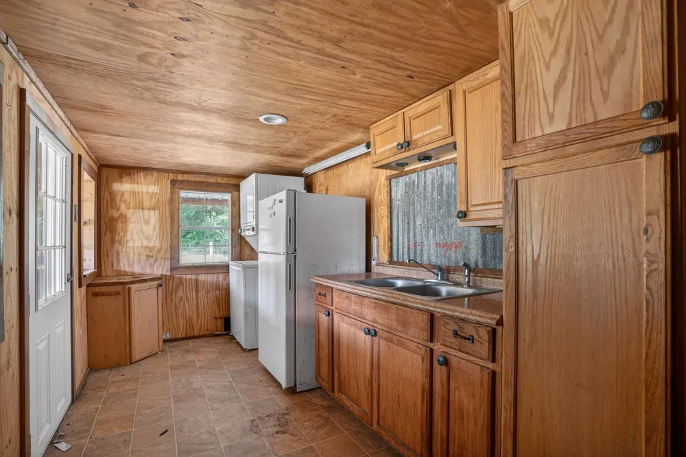 103 Perry Drive Coldspring, TX 77331