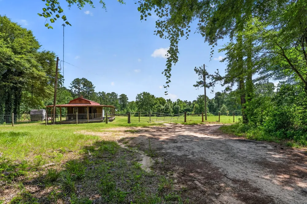 103 Perry Drive Coldspring, TX 77331