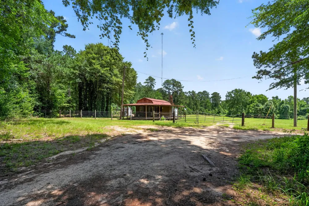 103 Perry Drive Coldspring, TX 77331
