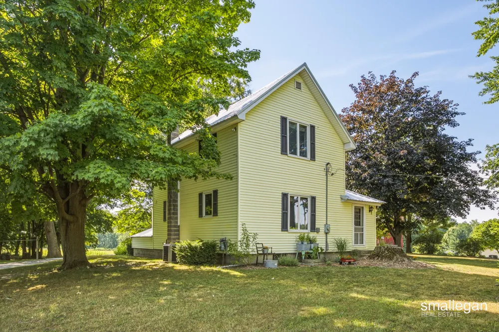 14960 White Creek Avenue NE Cedar Springs, MI 49319