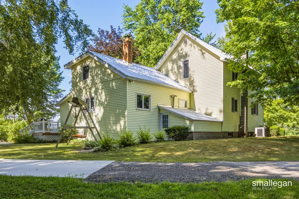 14960 White Creek Avenue NE Cedar Springs, MI 49319