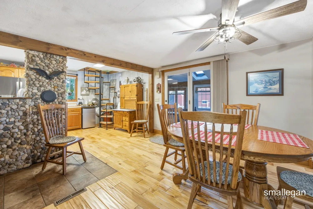 14960 White Creek Avenue NE Cedar Springs, MI 49319