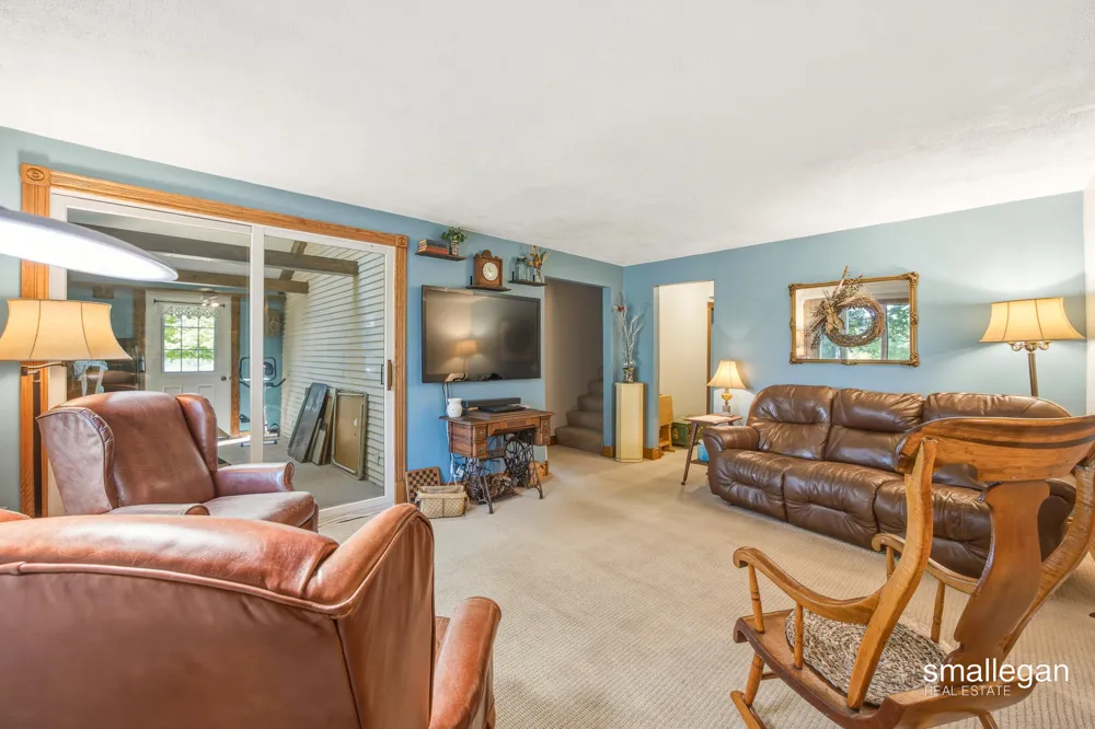 14960 White Creek Avenue NE Cedar Springs, MI 49319