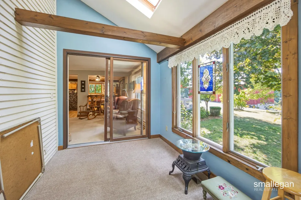 14960 White Creek Avenue NE Cedar Springs, MI 49319