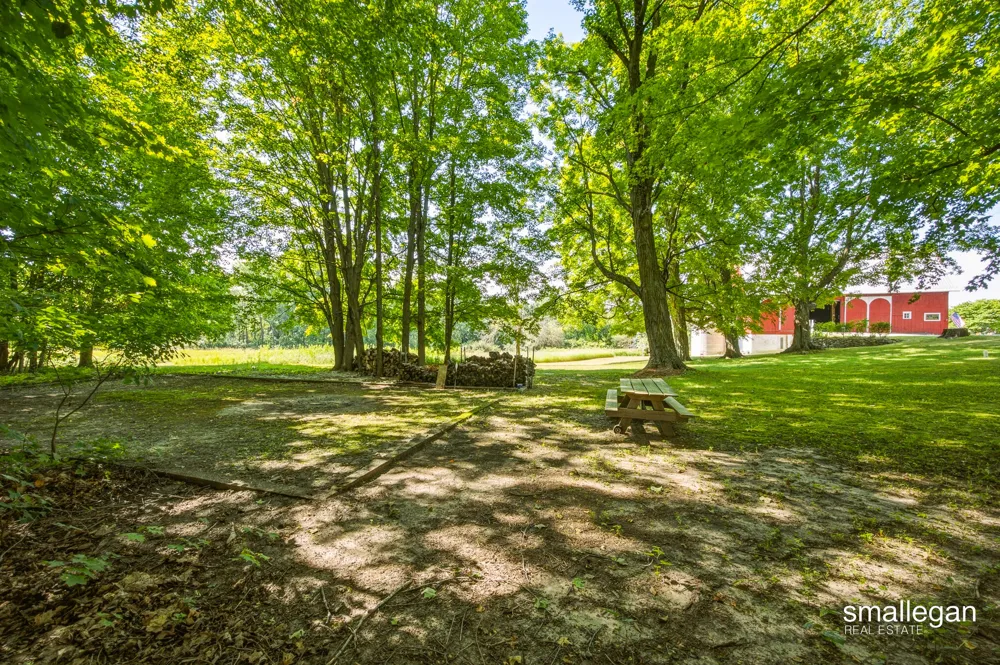 14960 White Creek Avenue NE Cedar Springs, MI 49319