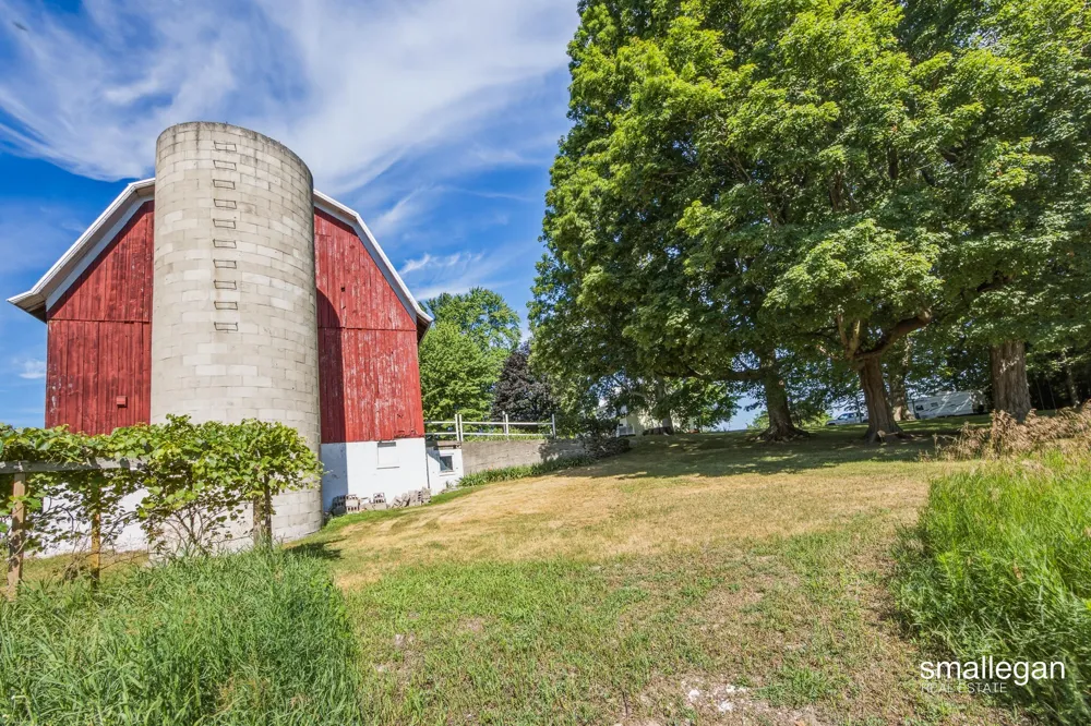 14960 White Creek Avenue NE Cedar Springs, MI 49319