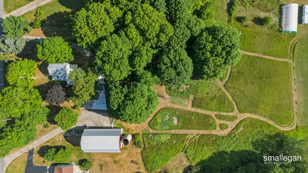 14960 White Creek Avenue NE Cedar Springs, MI 49319