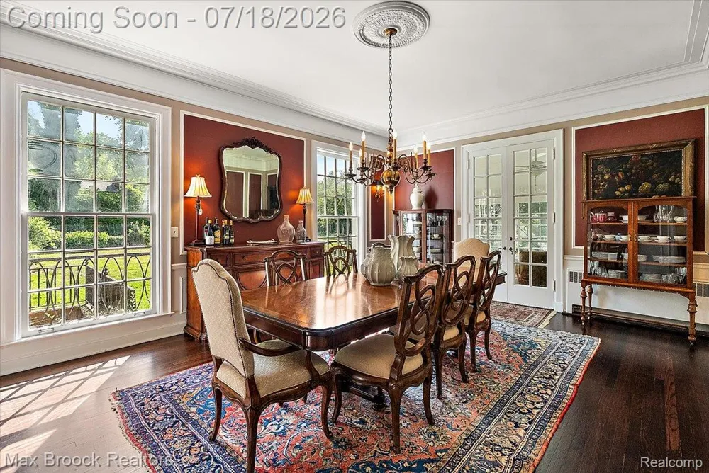 294 Lincoln Road Grosse Pointe City, MI 48230