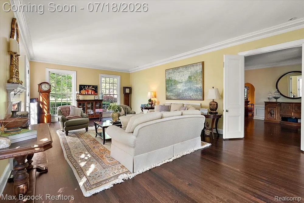 294 Lincoln Road Grosse Pointe City, MI 48230
