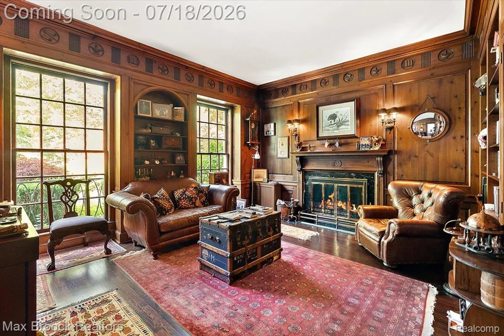 294 Lincoln Road Grosse Pointe City, MI 48230