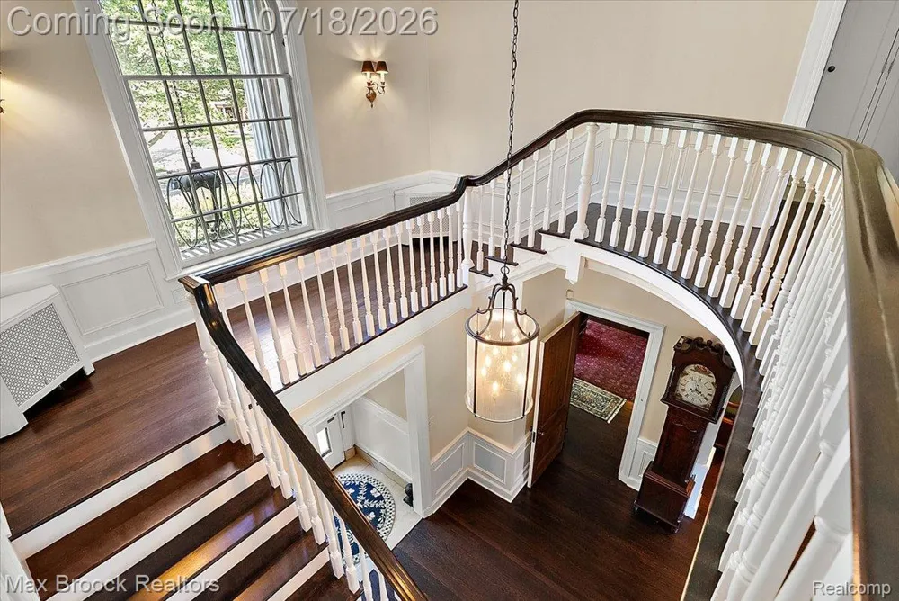 294 Lincoln Road Grosse Pointe City, MI 48230