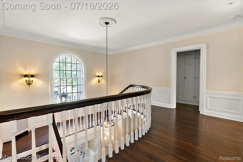 294 Lincoln Road Grosse Pointe City, MI 48230