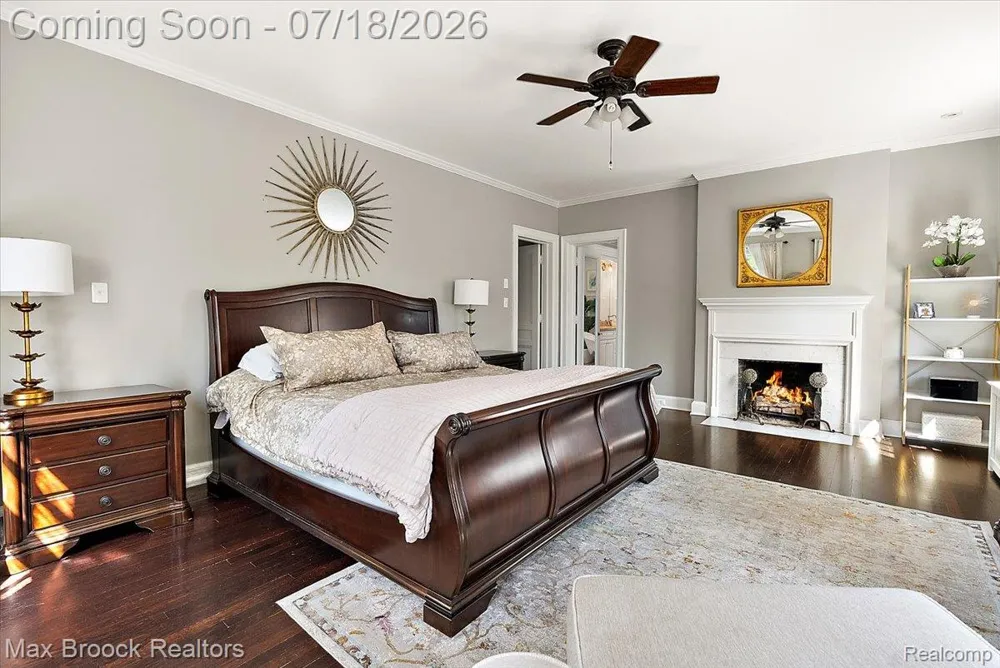 294 Lincoln Road Grosse Pointe City, MI 48230