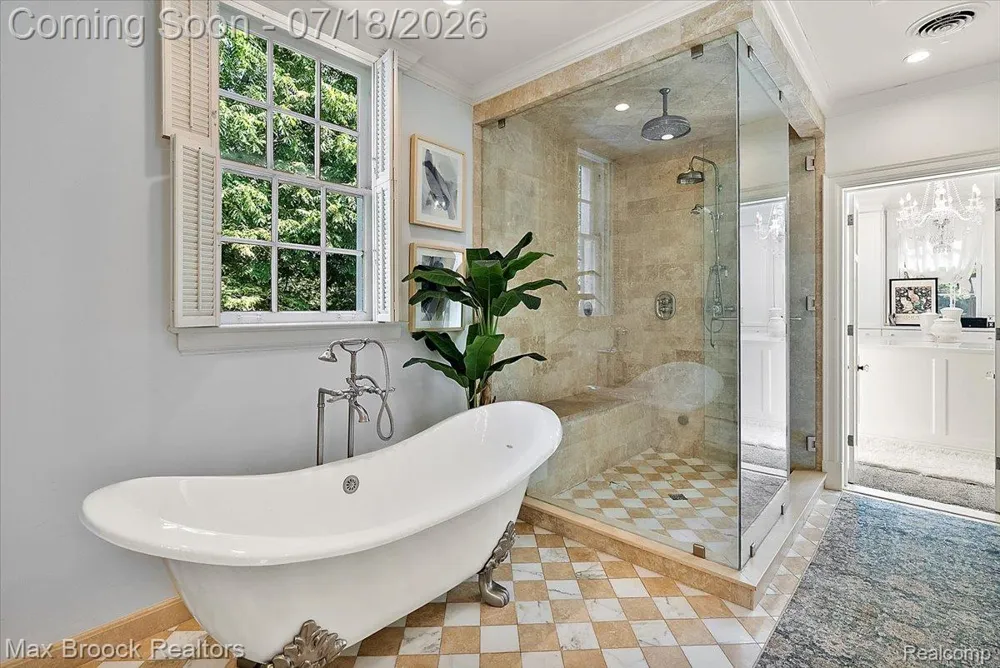 294 Lincoln Road Grosse Pointe City, MI 48230