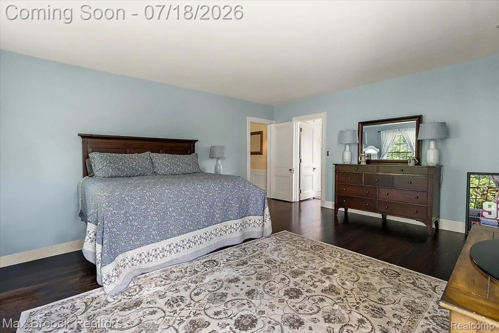 294 Lincoln Road Grosse Pointe City, MI 48230
