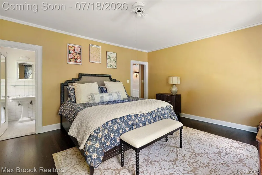 294 Lincoln Road Grosse Pointe City, MI 48230