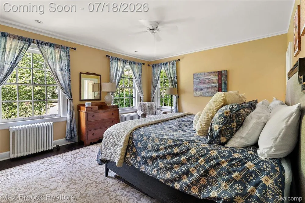 294 Lincoln Road Grosse Pointe City, MI 48230